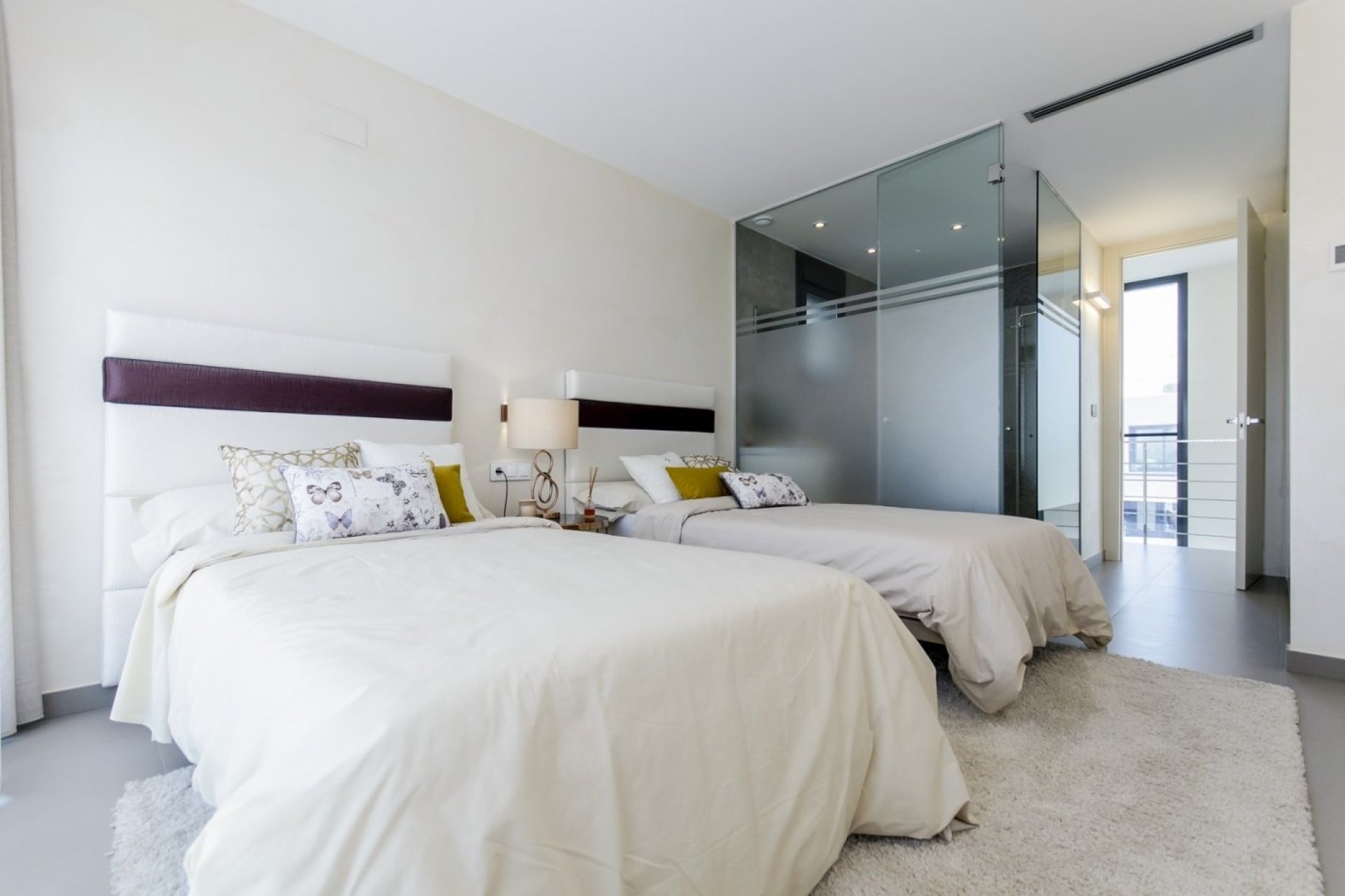 Obra nueva - villa -
