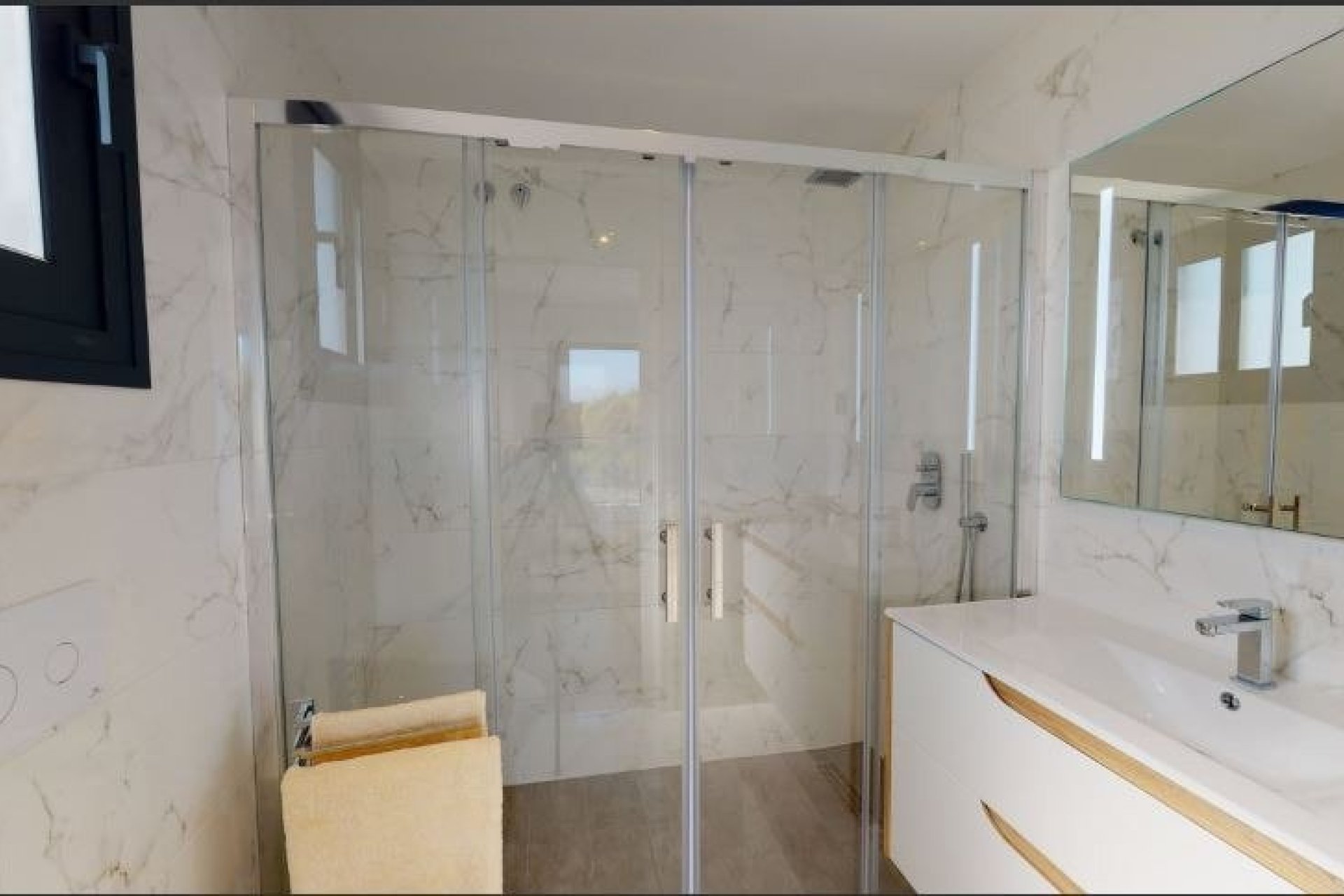 Obra nueva - villa -
