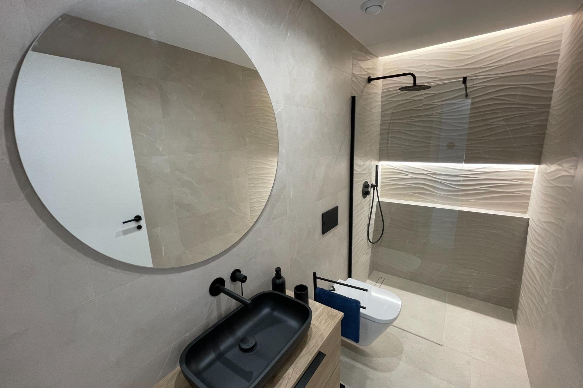 Obra nueva - villa -
