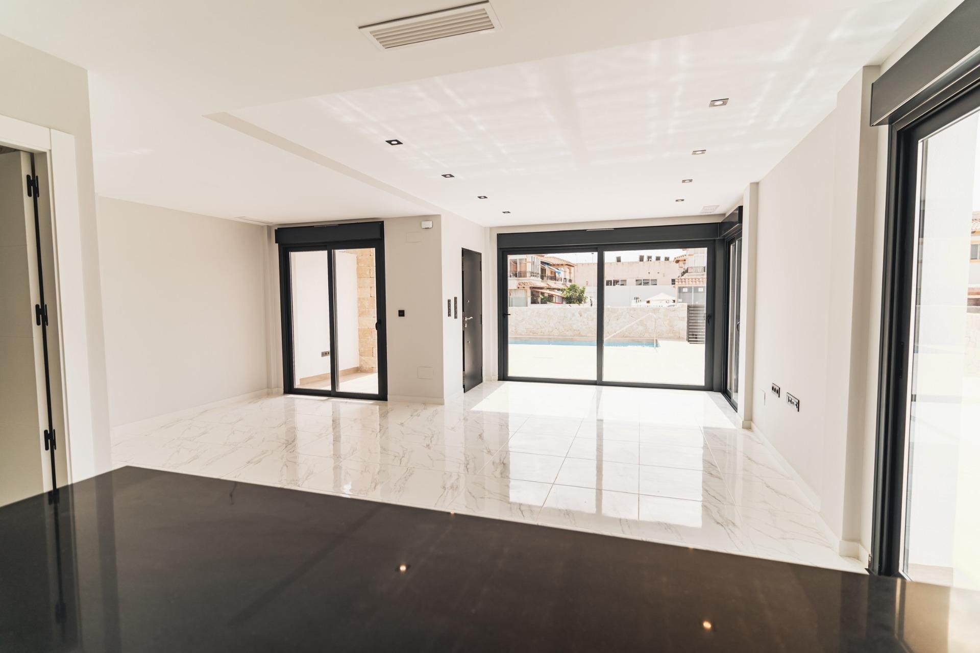 Obra nueva - villa -
