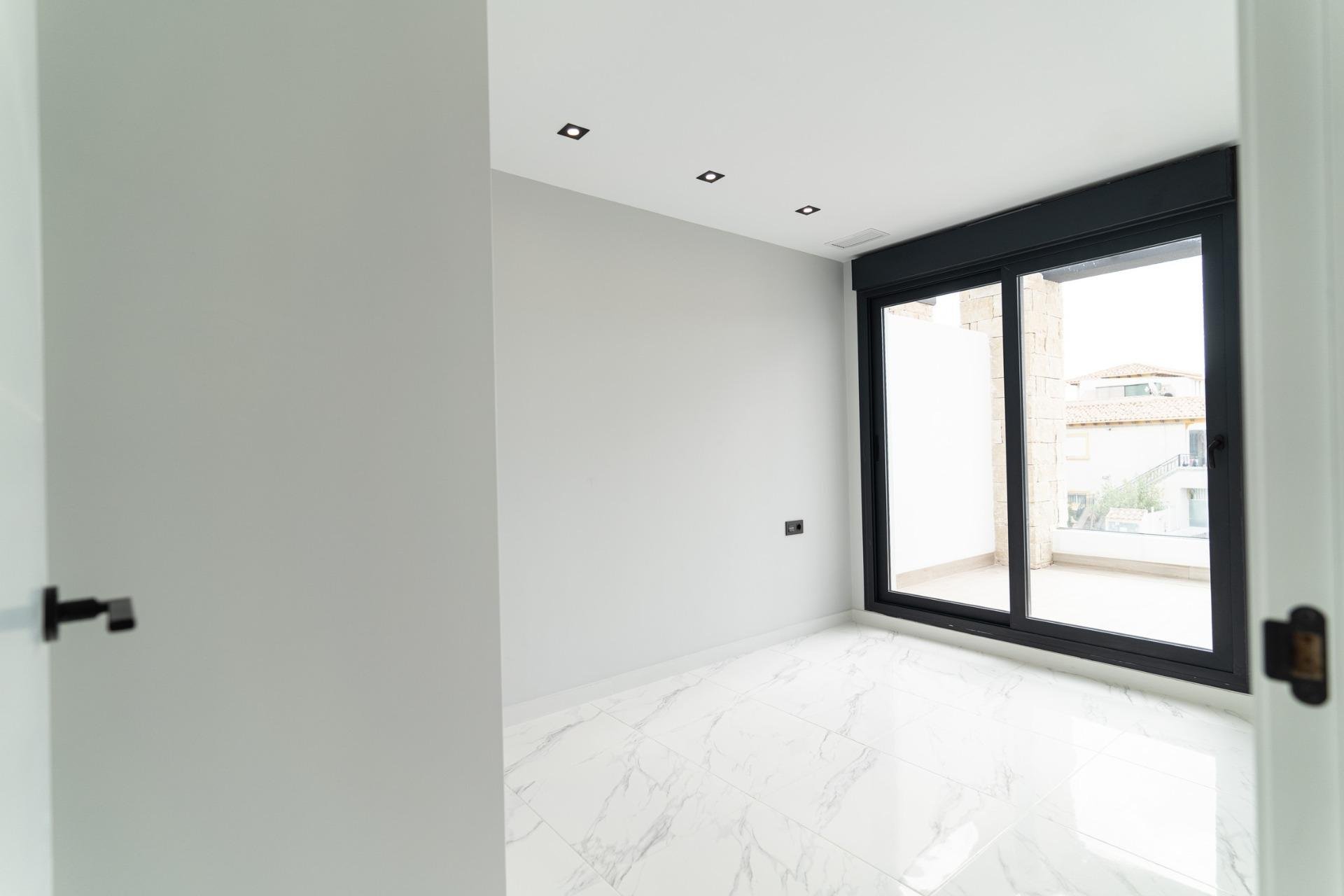 Obra nueva - villa -
