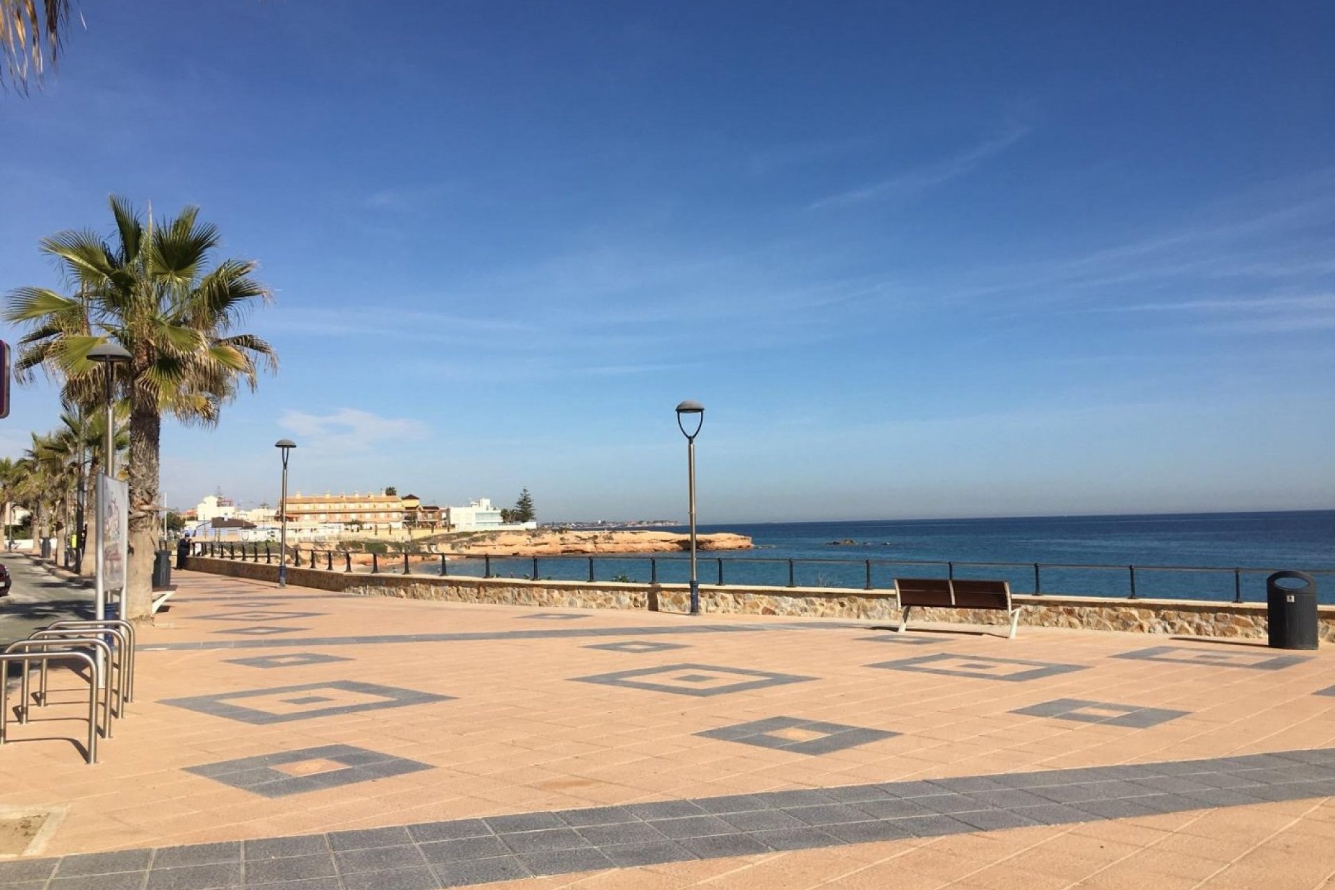 Obra nueva - villa -
