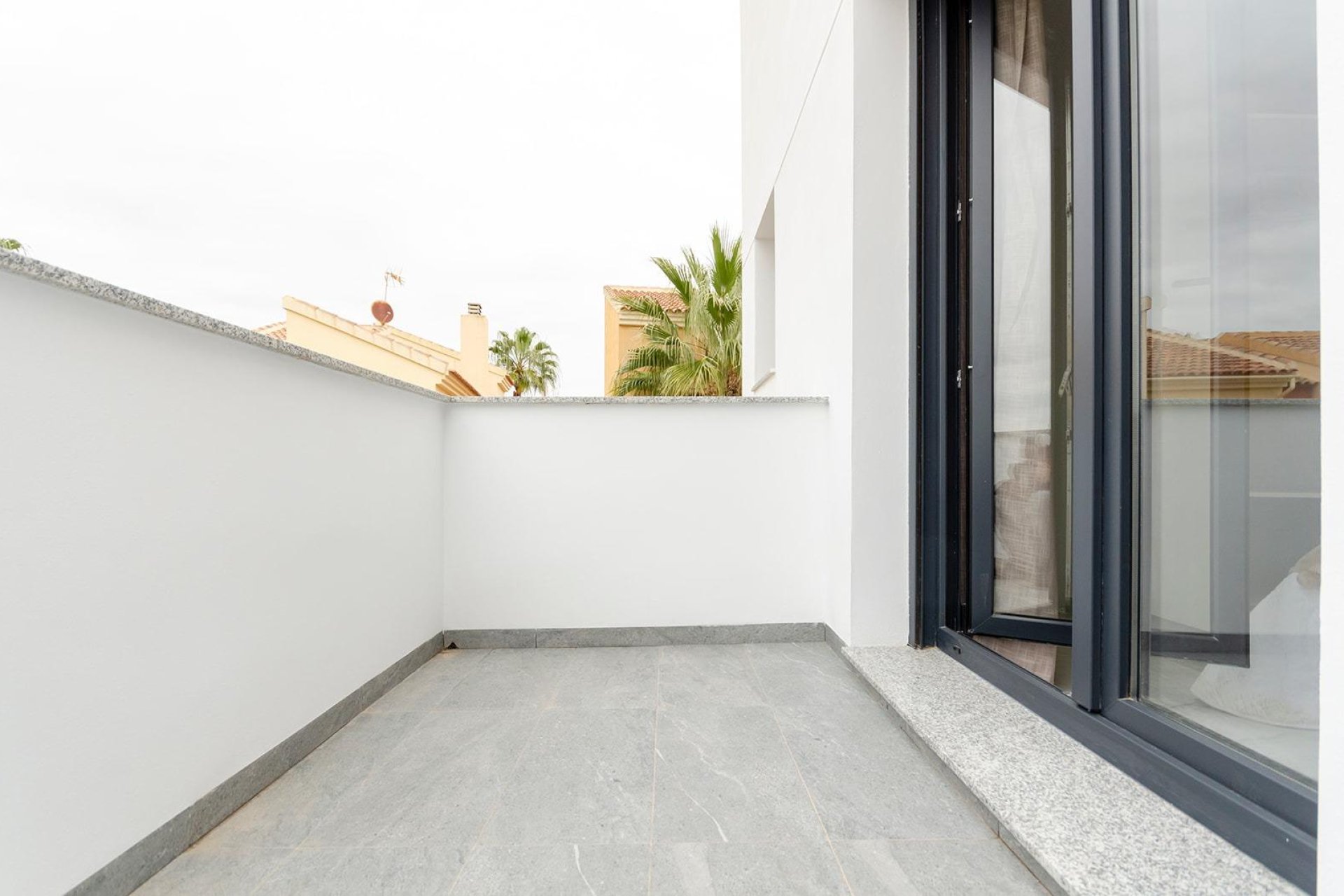 Obra nueva - villa -
