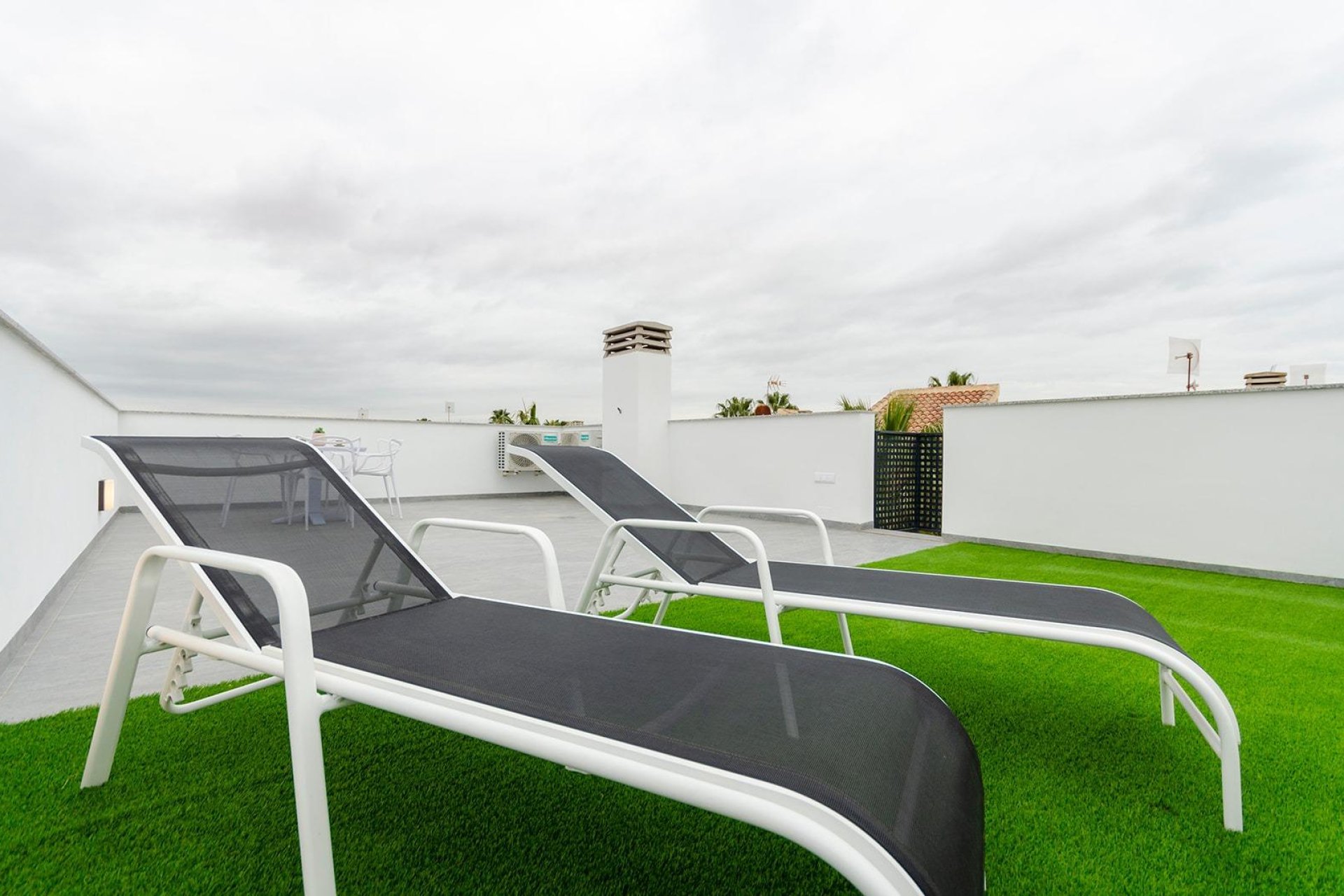 Obra nueva - villa -
