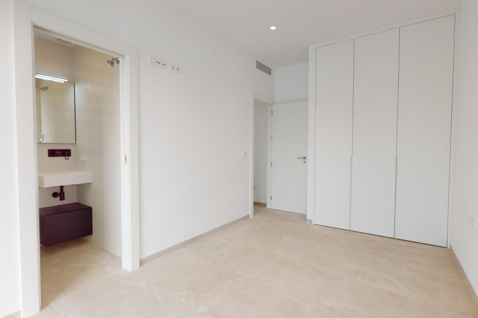 Obra nueva - villa -
