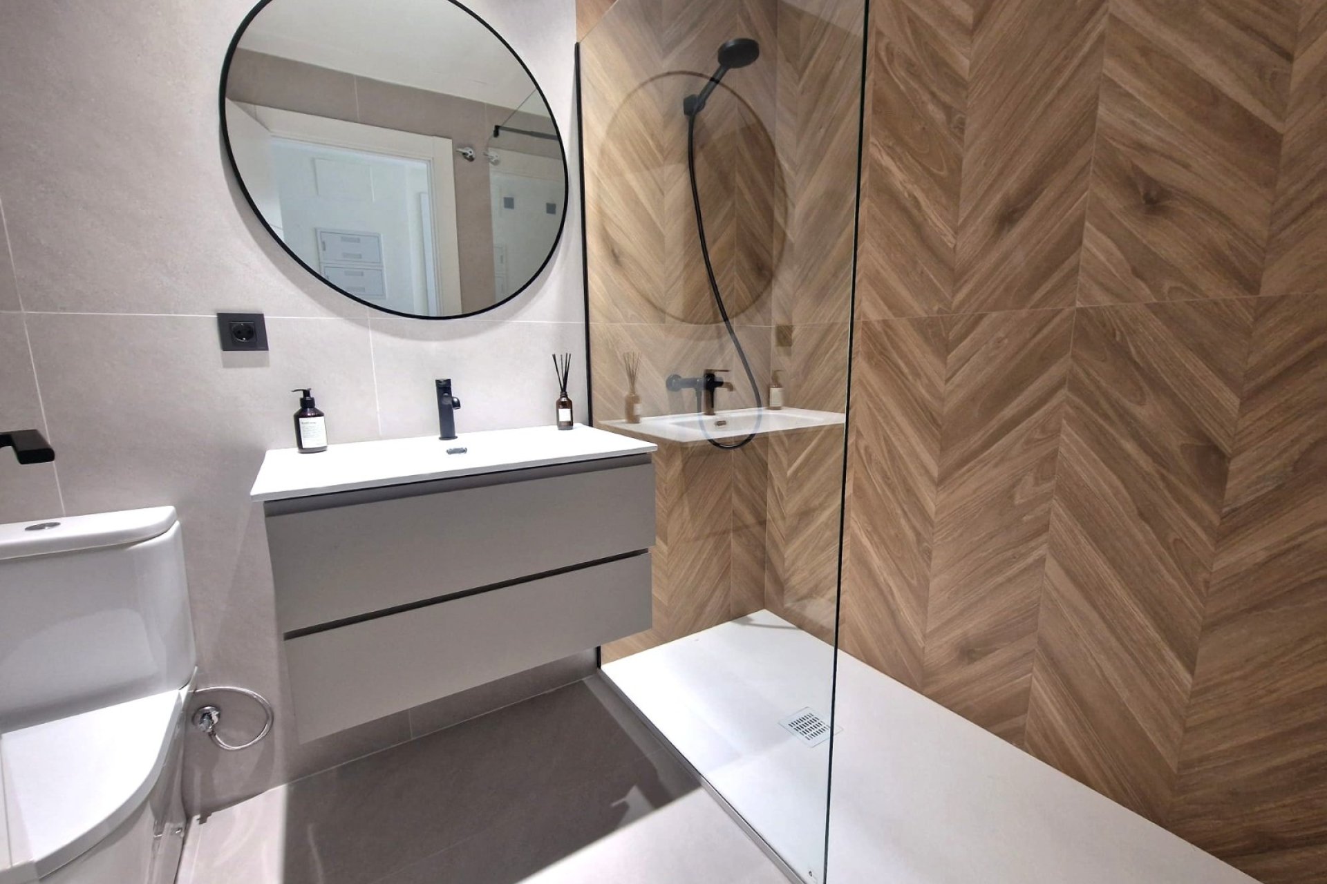 Reventa - Apartamentos -
Benidorm - Poniente