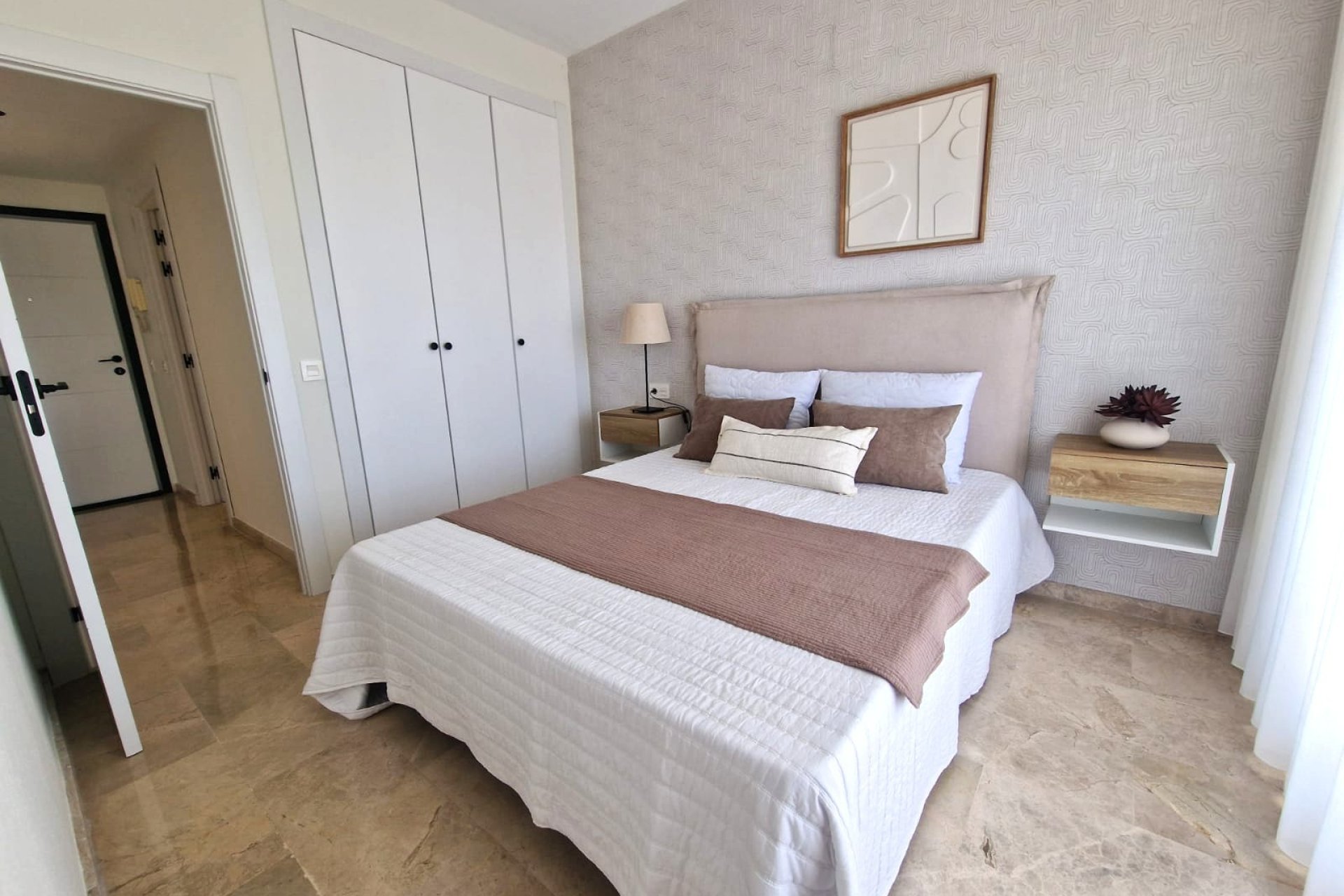 Reventa - Apartamentos -
Benidorm - Poniente