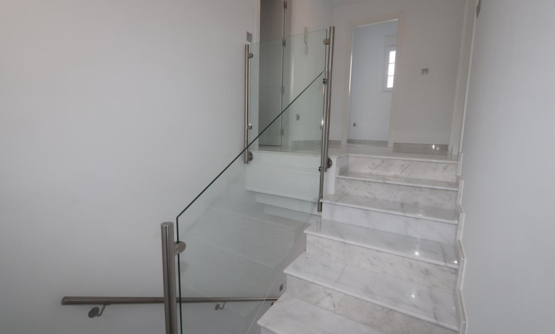 Nowy budynek - villa -
