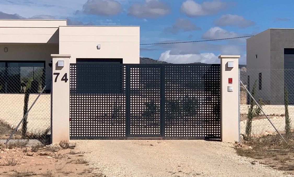 Obra nueva - villa -
