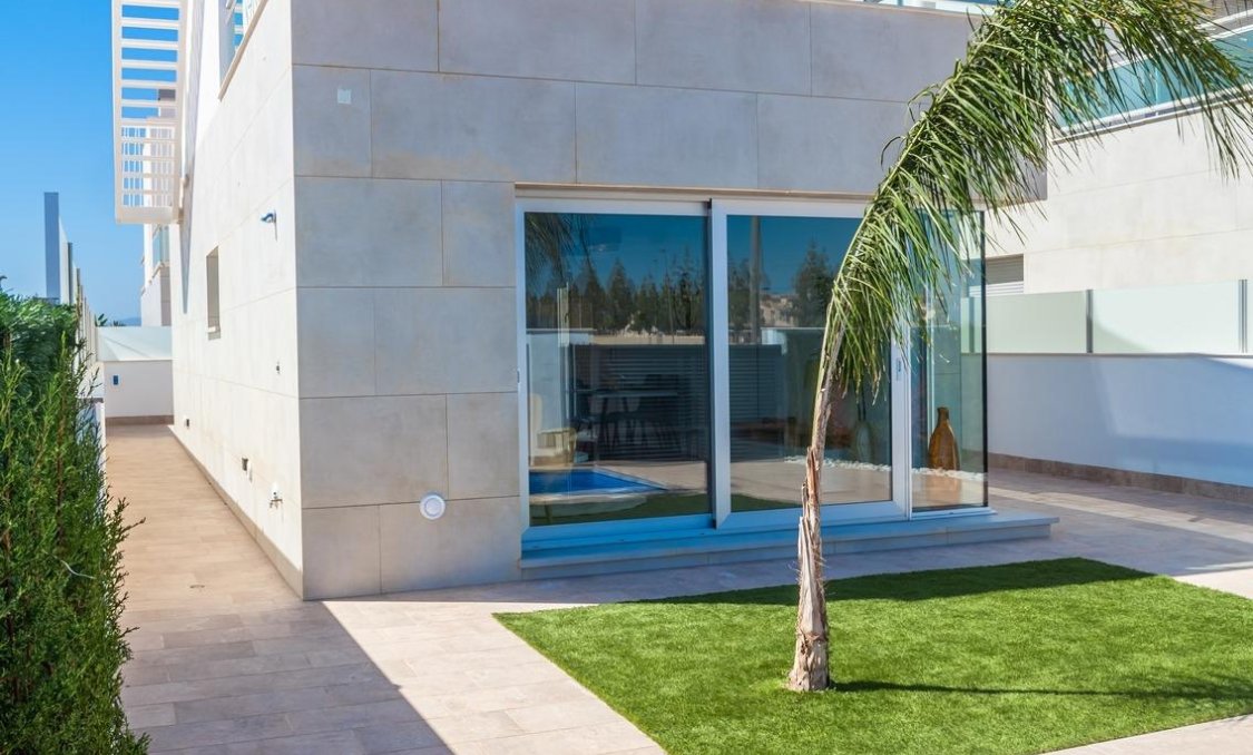 Obra nueva - villa -
