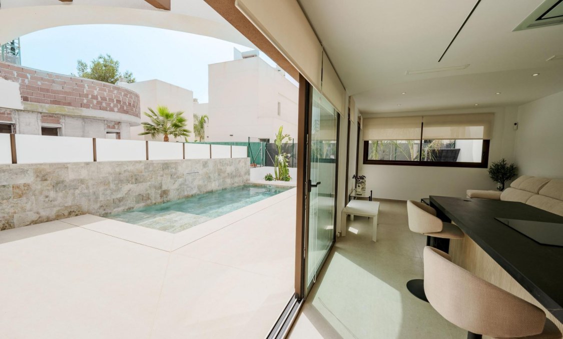 Obra nueva - villa -
