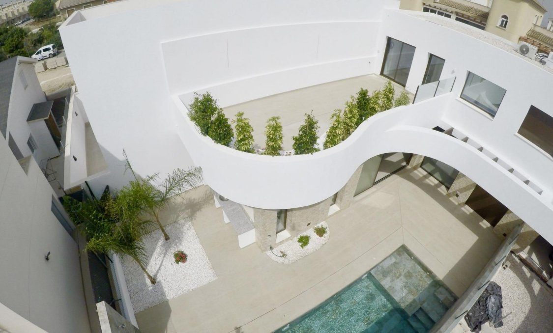 Obra nueva - villa -
