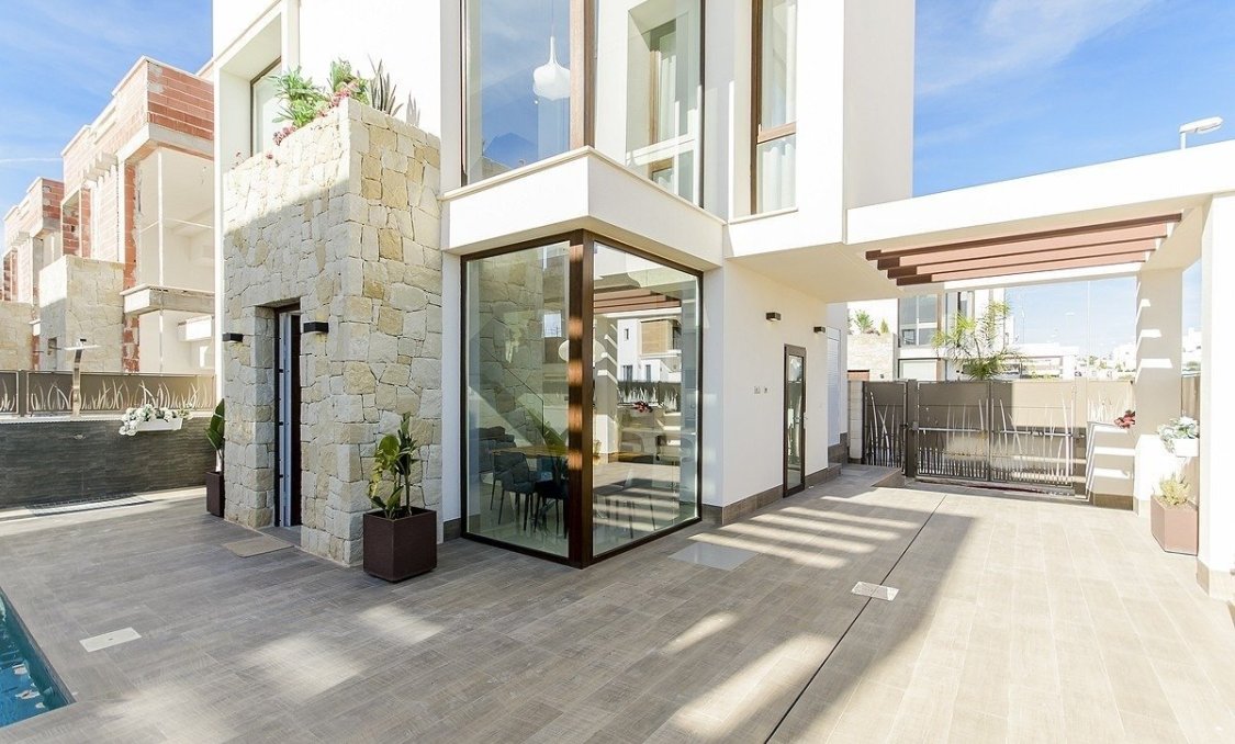 Obra nueva - villa -
