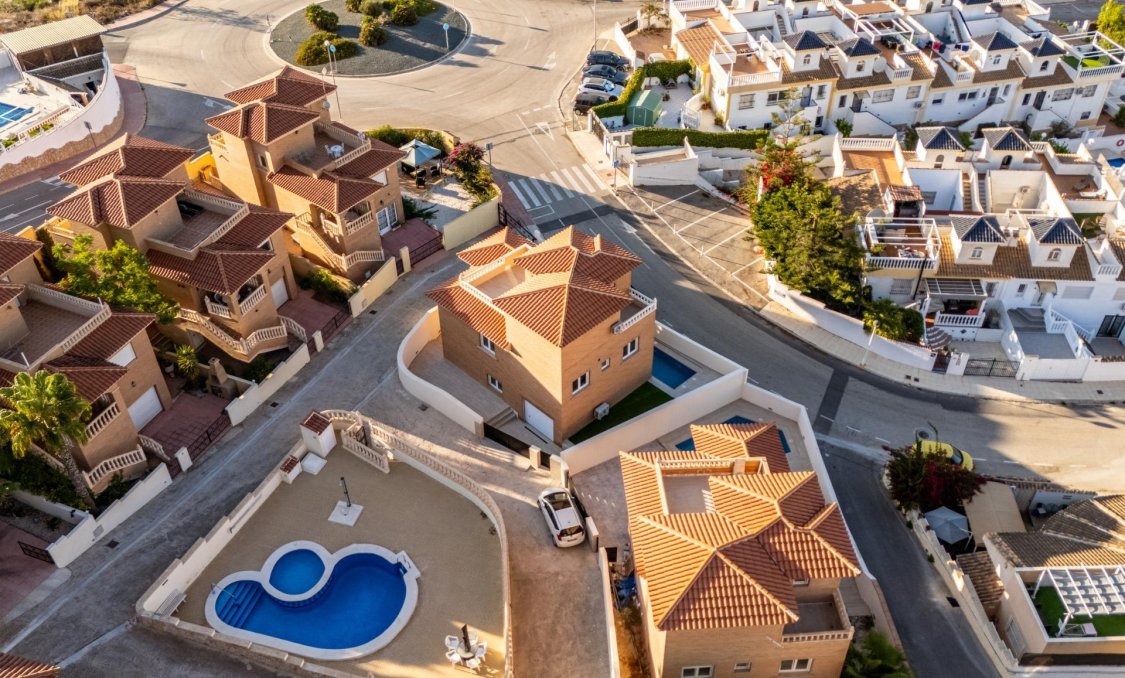 Nowy budynek - villa -
