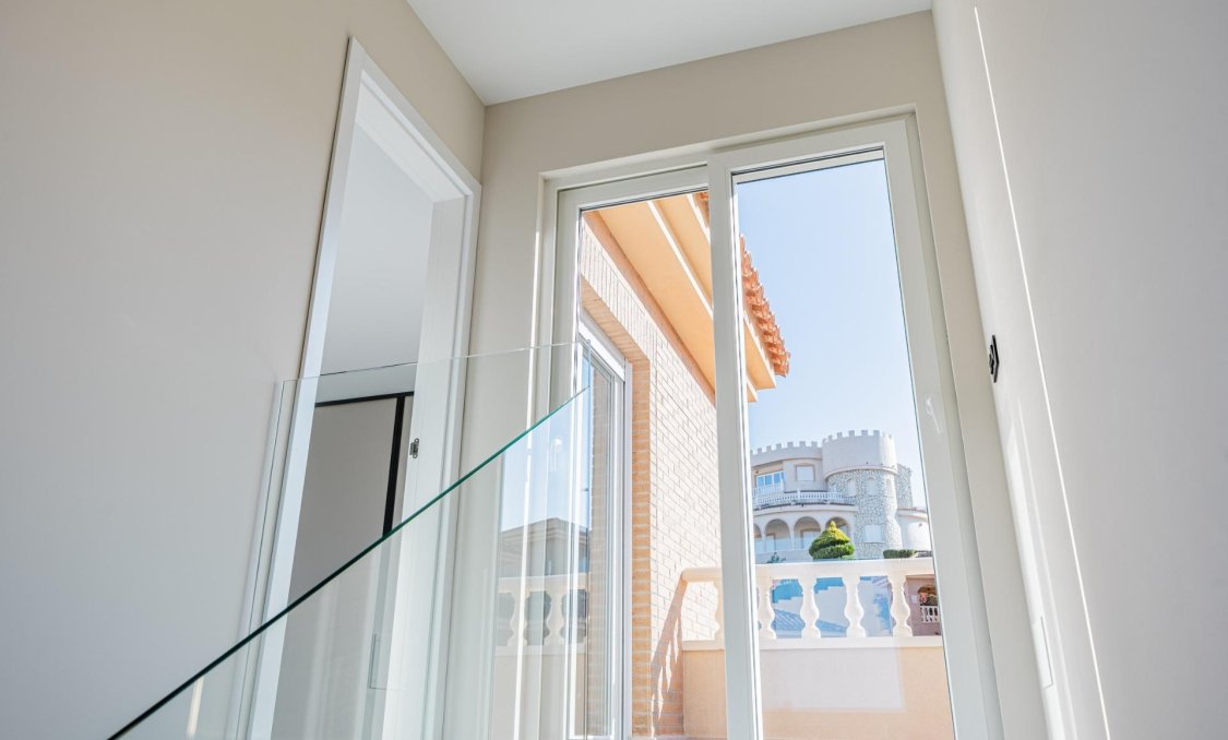 Nowy budynek - villa -
