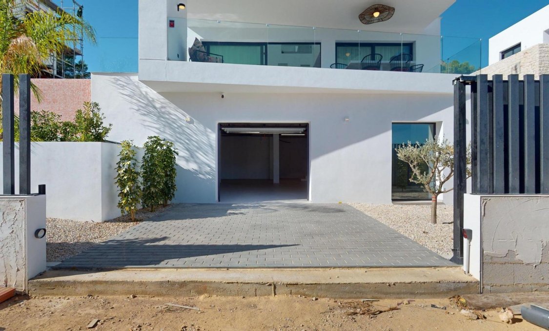 Obra nueva - villa -
