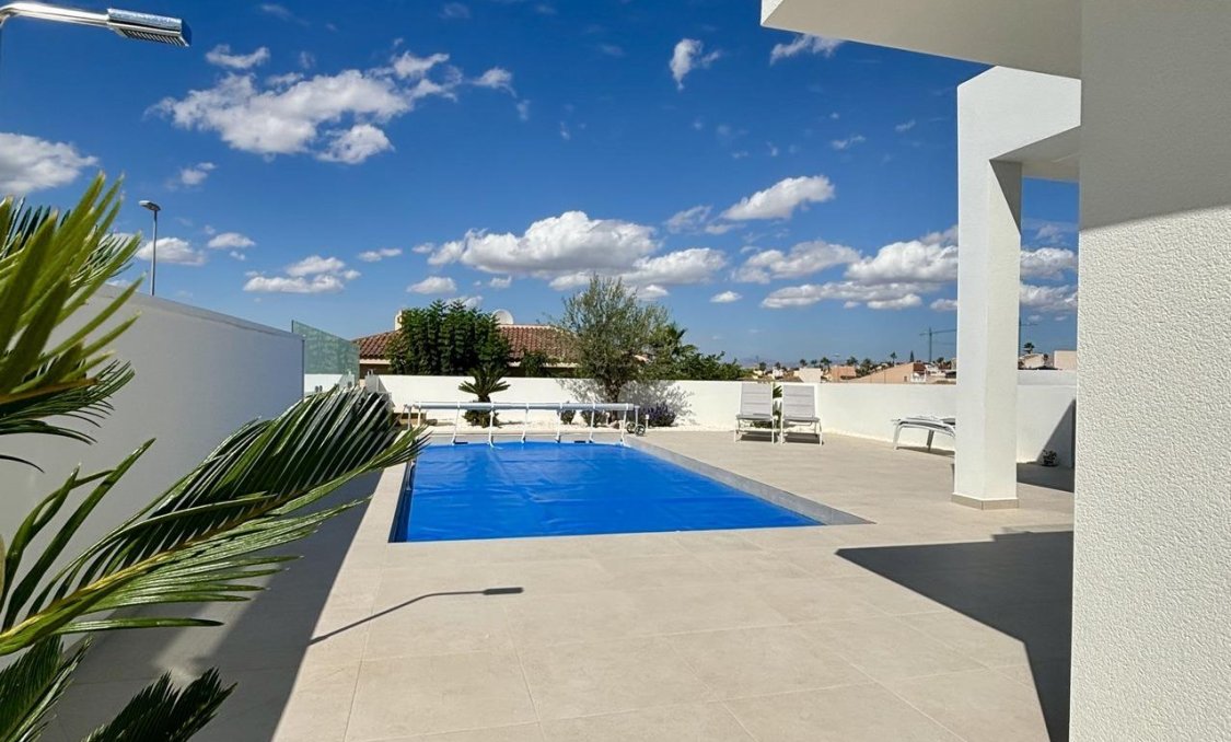 Nowy budynek - villa -
