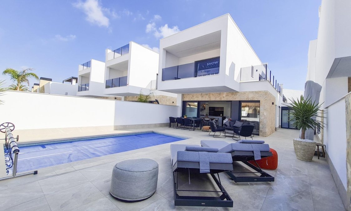 Nowy budynek - villa -
