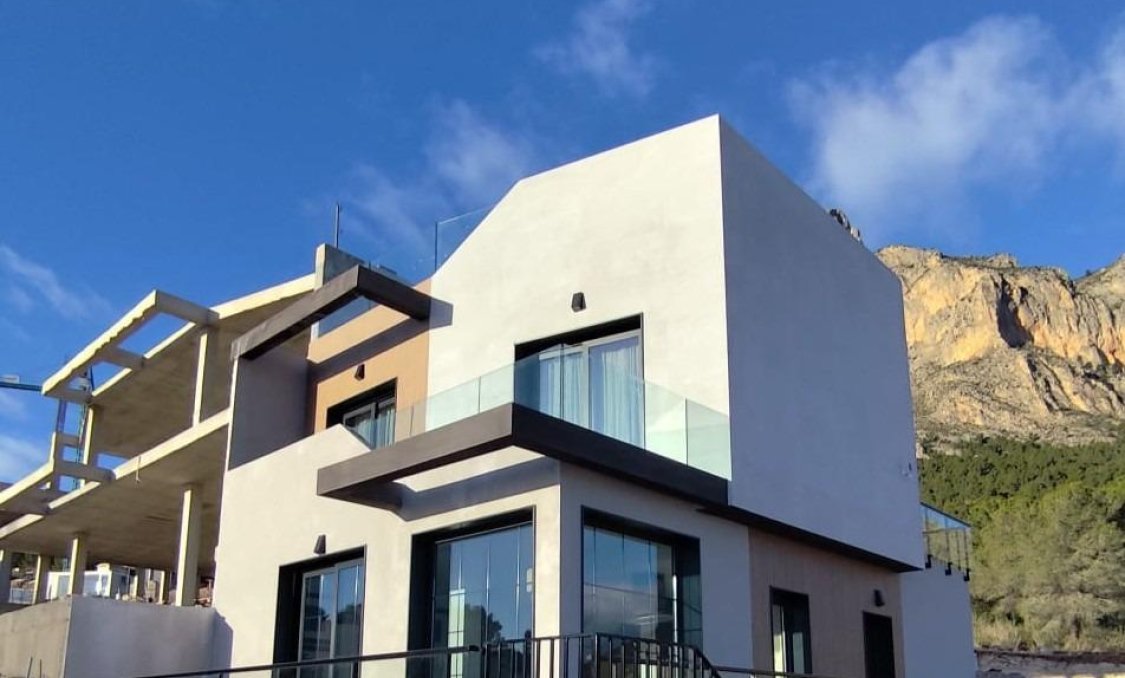 Obra nueva - villa -
