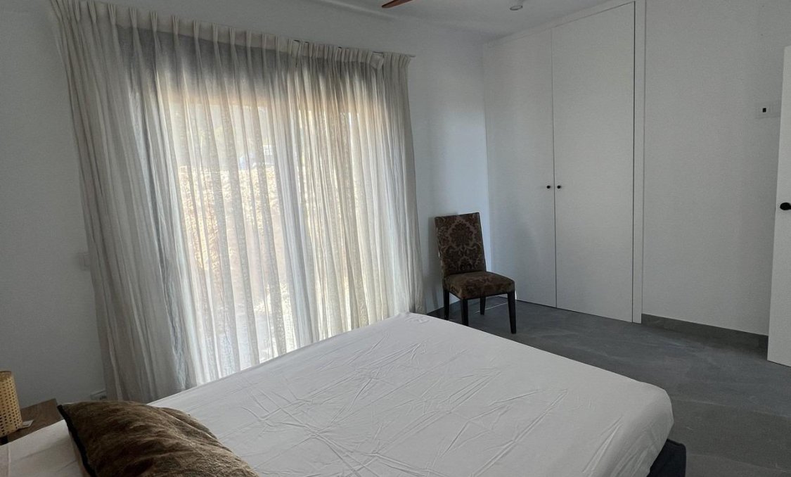 Obra nueva - villa -
