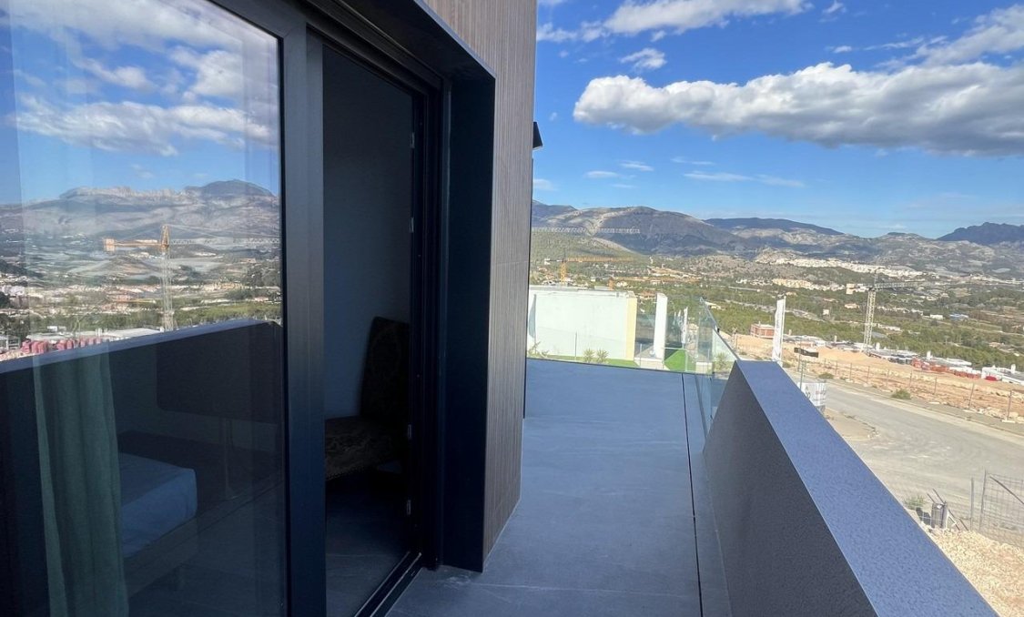 Obra nueva - villa -
