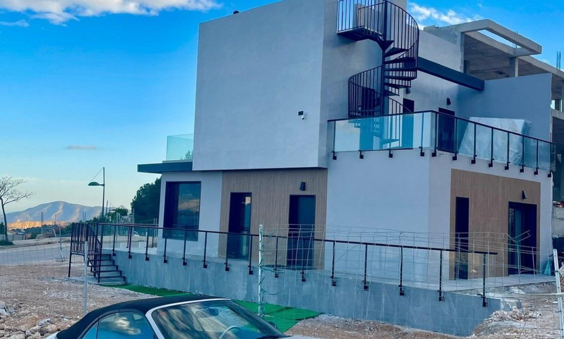 Obra nueva - villa -
