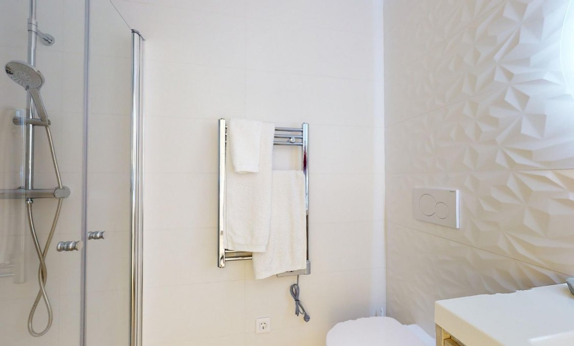 Obra nueva - villa -
