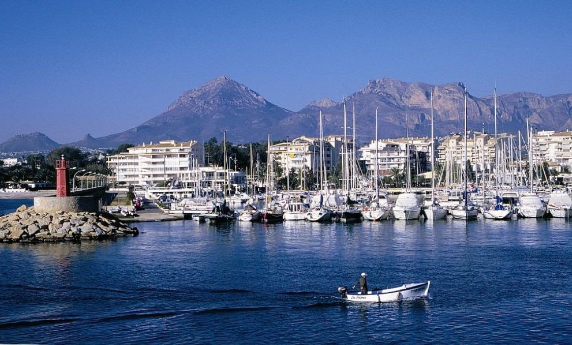 Obra nueva - villa -
