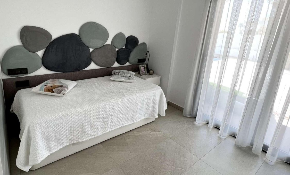 Nowy budynek - villa -
