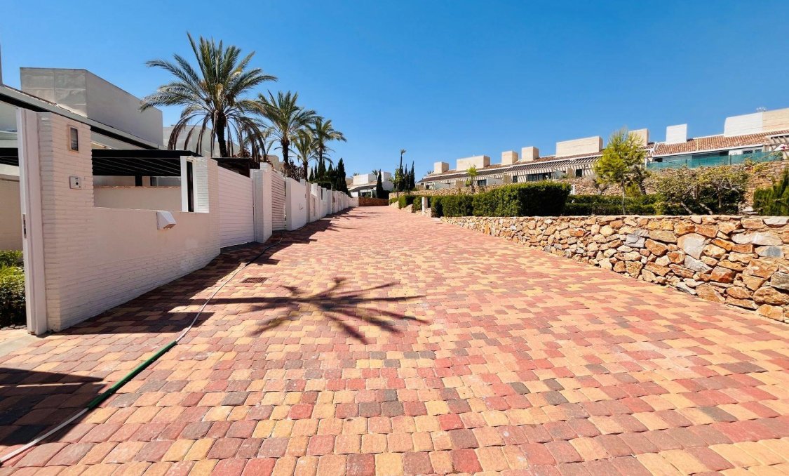 Nowy budynek - town house -
