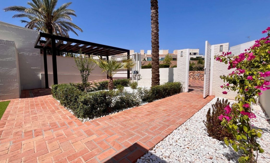 Nowy budynek - town house -
