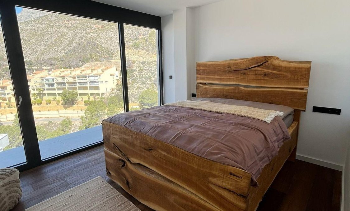 Obra nueva - villa -
