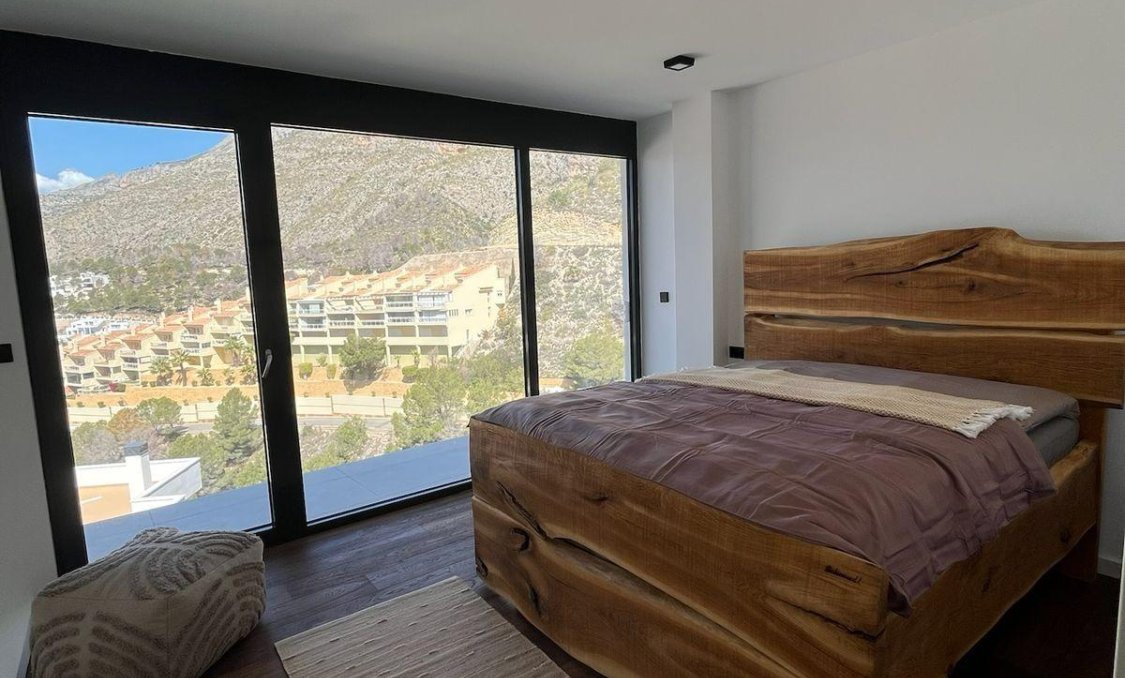 Obra nueva - villa -
