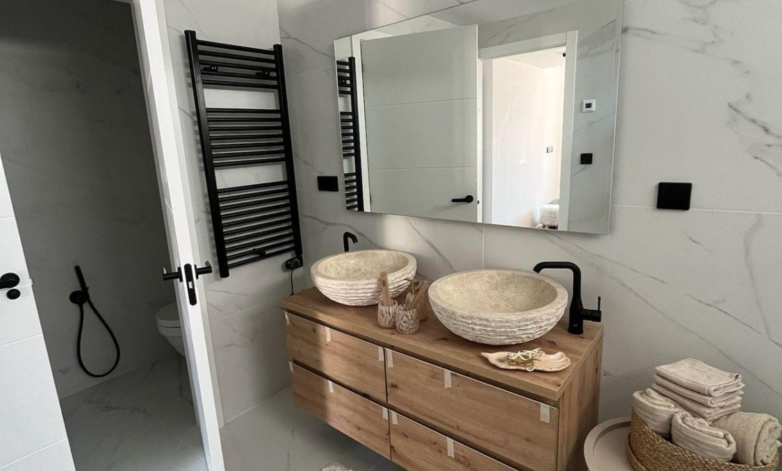 Obra nueva - villa -
