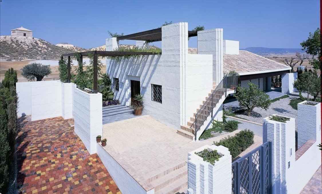 Obra nueva - villa -
