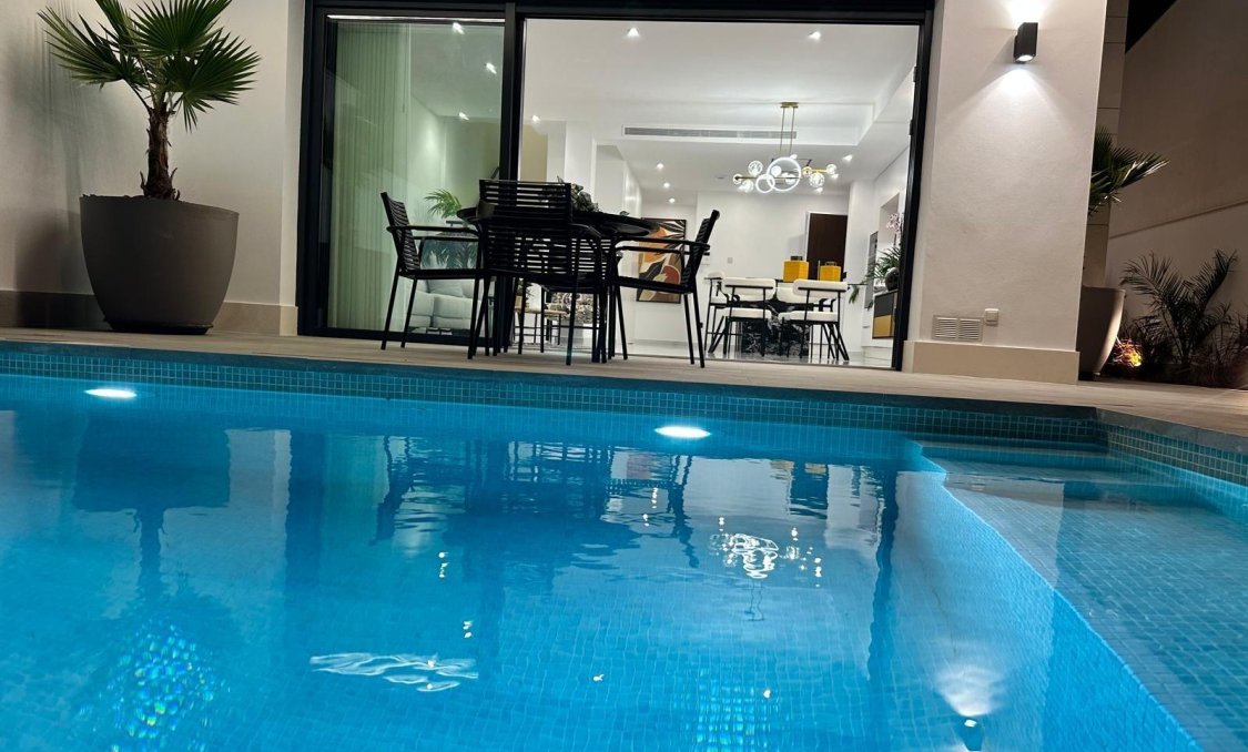 Nowy budynek - villa -
