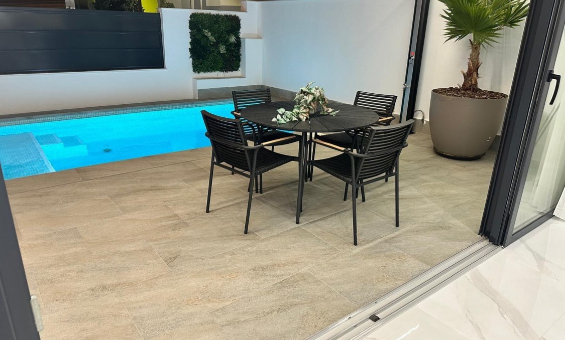 Nowy budynek - villa -
