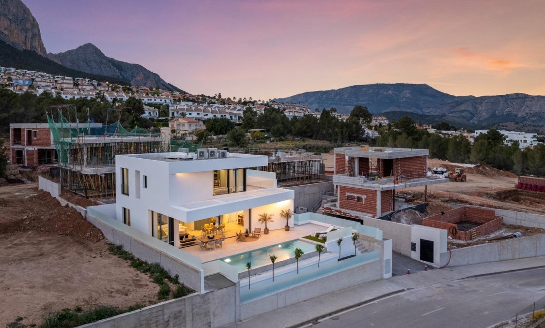 Nowy budynek - villa -
