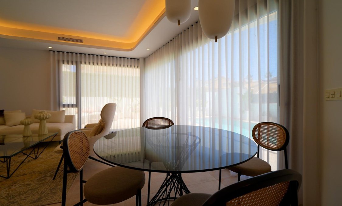 Obra nueva - villa -
