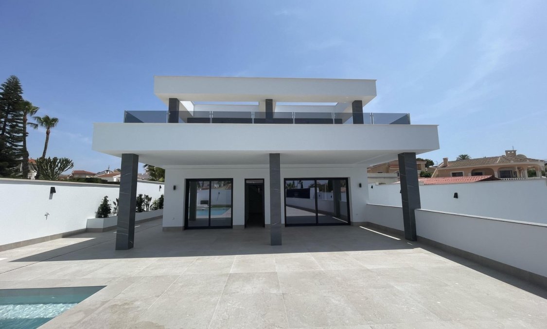 Obra nueva - villa -
