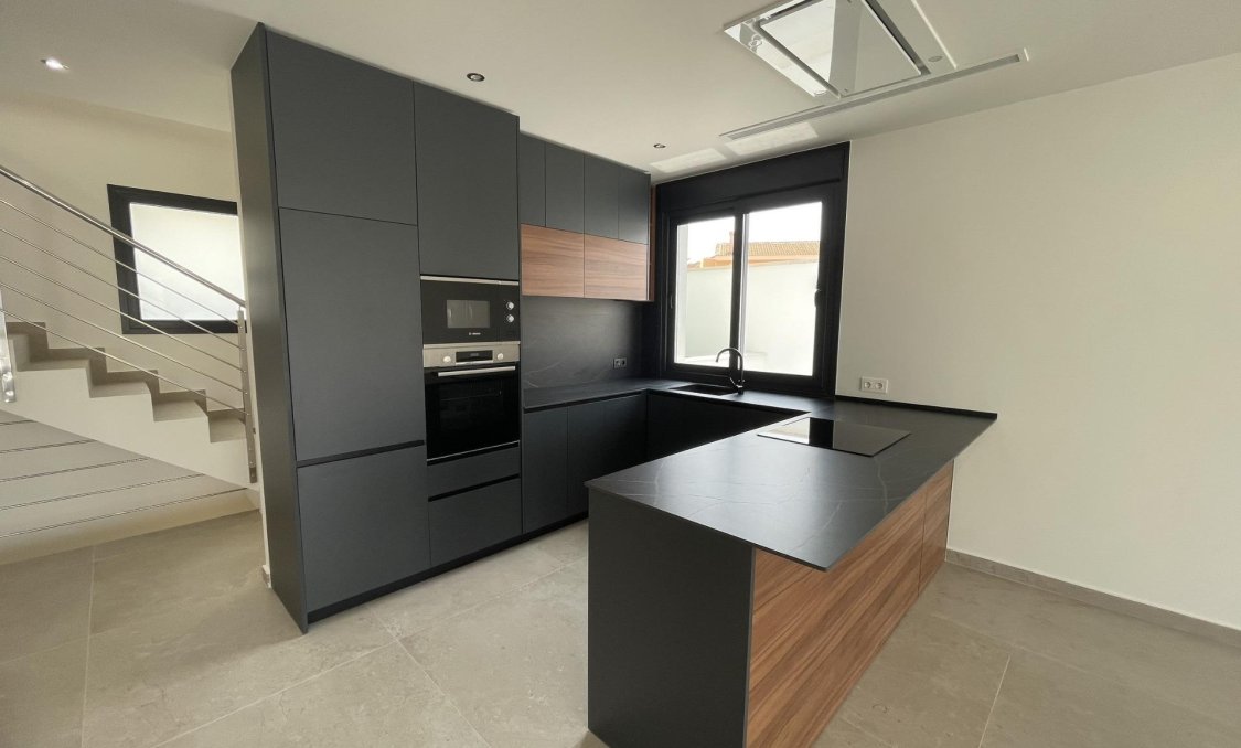 Obra nueva - villa -
