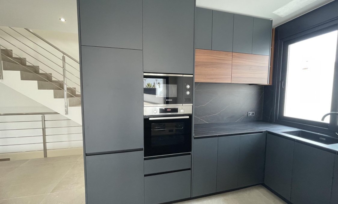 Obra nueva - villa -
