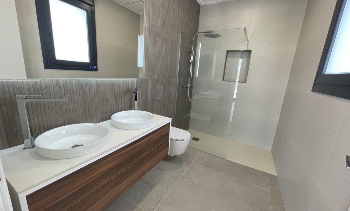 Obra nueva - villa -
