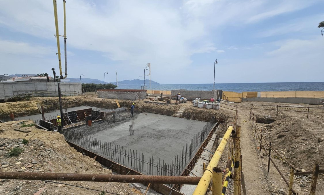 Obra nueva - villa -
