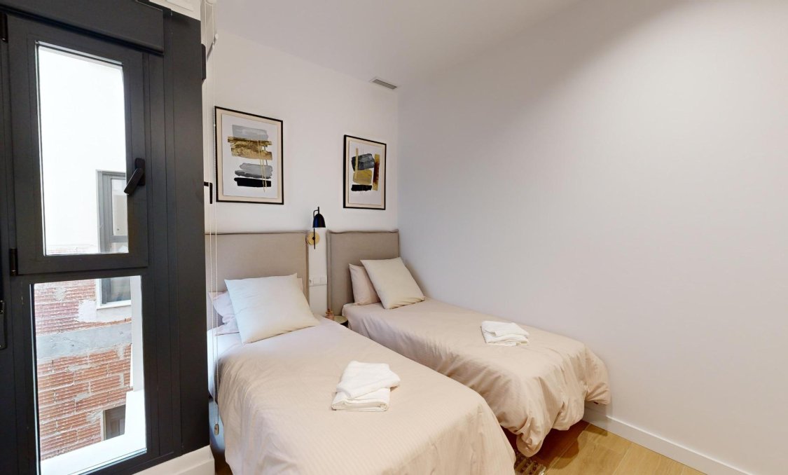 Nowy budynek - Daszek -
