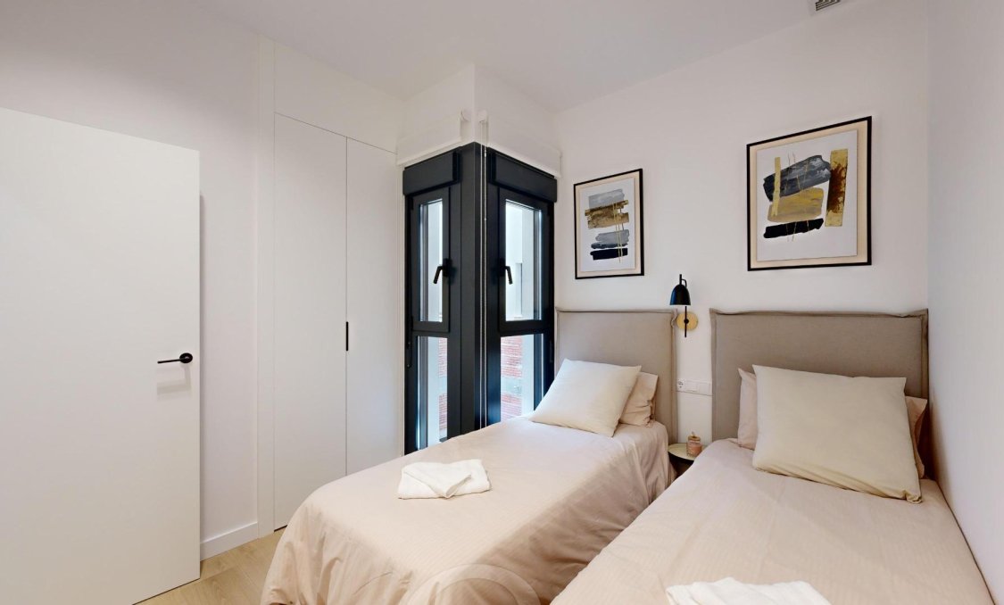 Nowy budynek - Daszek -
