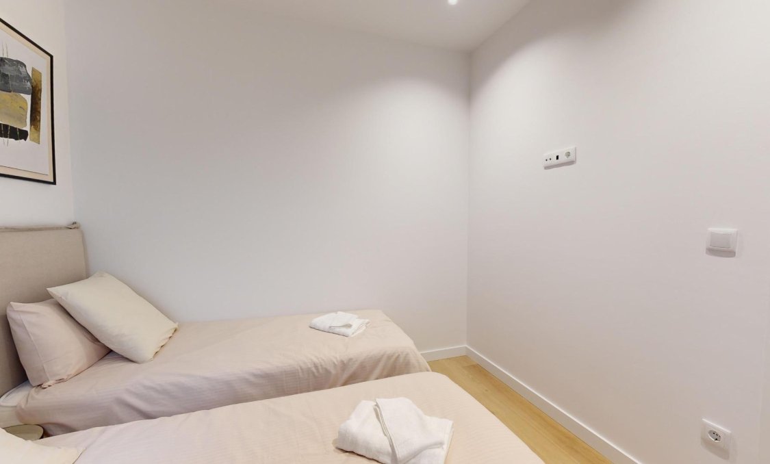 Nowy budynek - Daszek -
