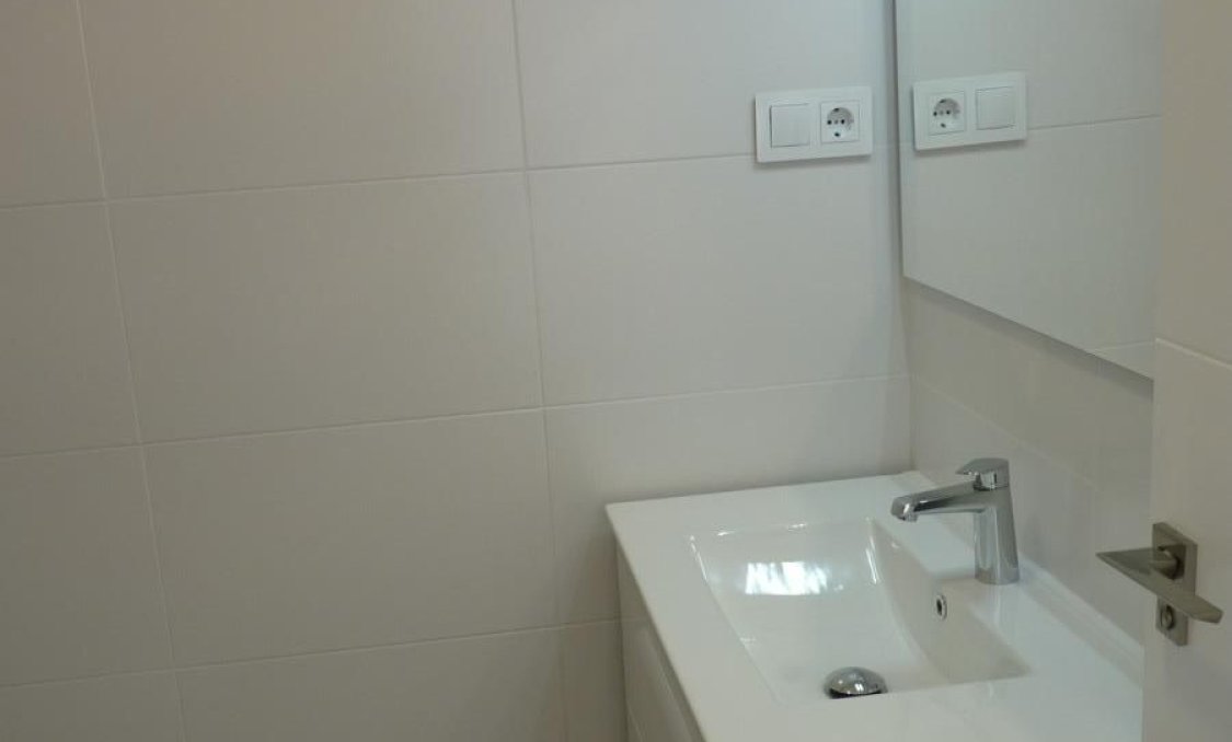 Nowy budynek - town house -
