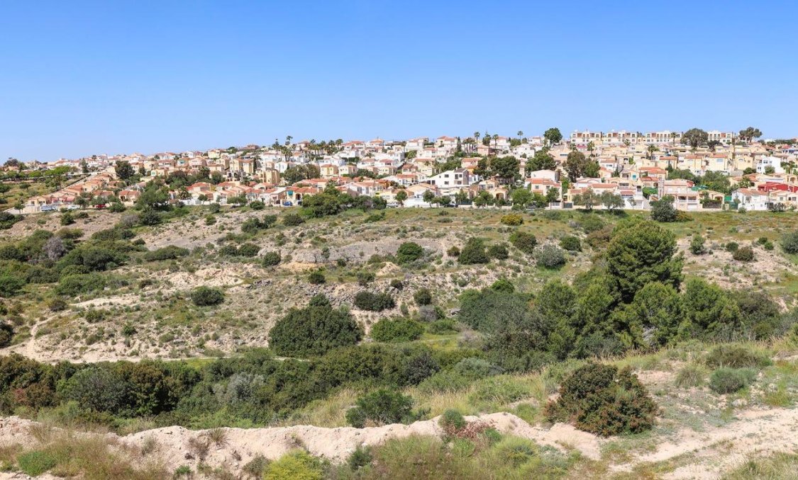 Obra nueva - villa -
