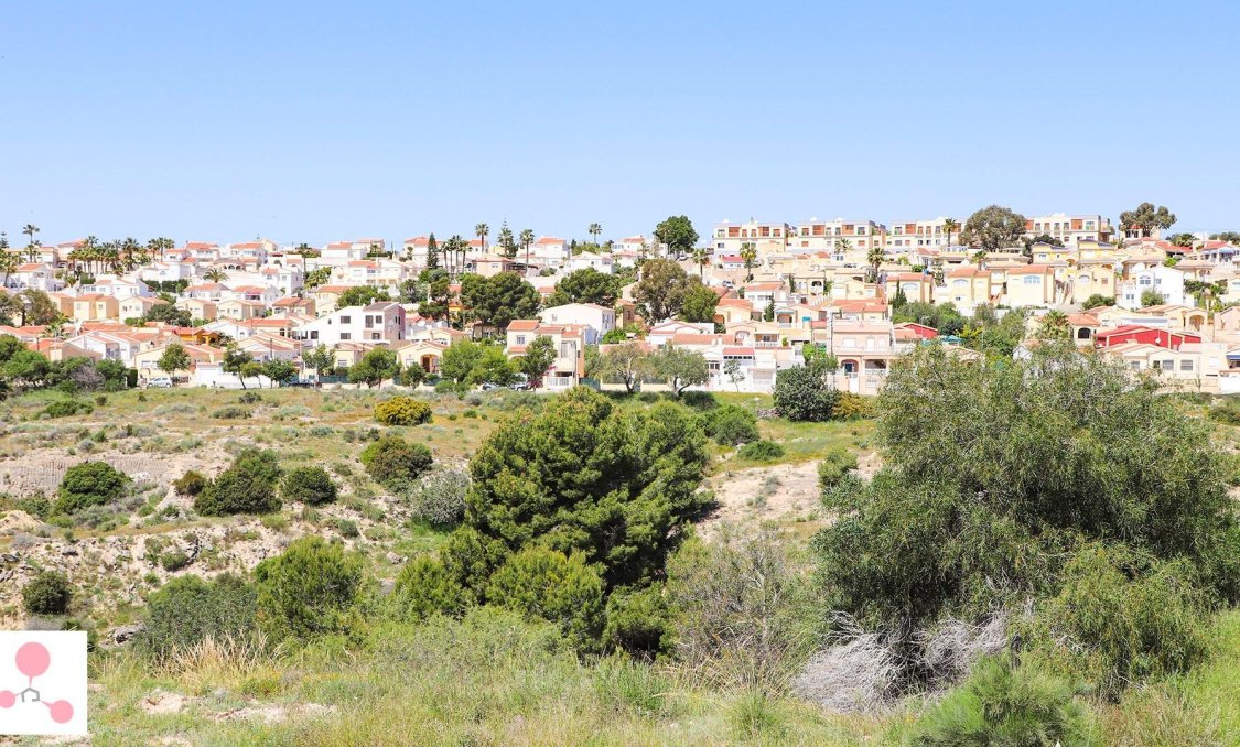 Obra nueva - villa -
